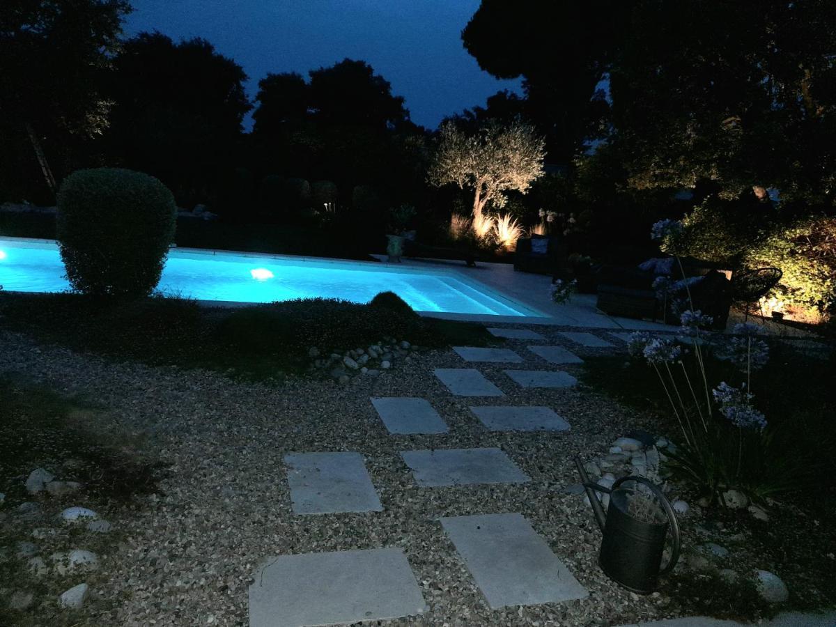 Bed and Breakfast La Mathilde à Villeneuve-lès-Avignon Extérieur photo